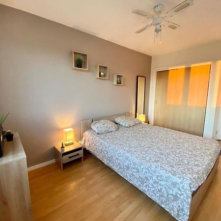 Le Paisible Apartment เดซีน-ชาร์ปิเยอ ภายนอก รูปภาพ